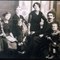 Abraham Gafnis Großeltern Wolf und Amalie Turteltaub mit ihren 5 Kindern in der Defreggerstraße 12 in Innsbruck um 1912, vorne v.l.n.r.: Ella, Eva, Anna (Mutter von Abraham), Wolf, Fritz, hinten v.l.n.r.: Edmund, Amalie (Bildquelle: Abraham Gafni)